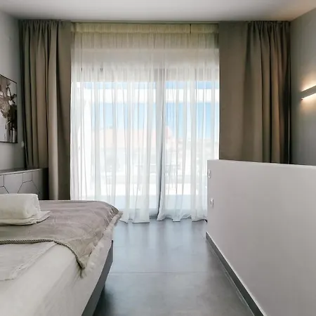 Windfall Luxury House Γερακινή