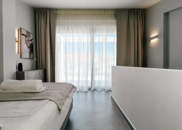 Windfall Luxury House Геракини